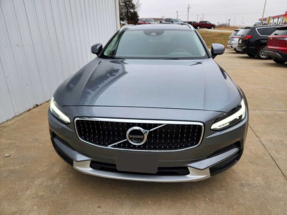 Volvo V90      2017