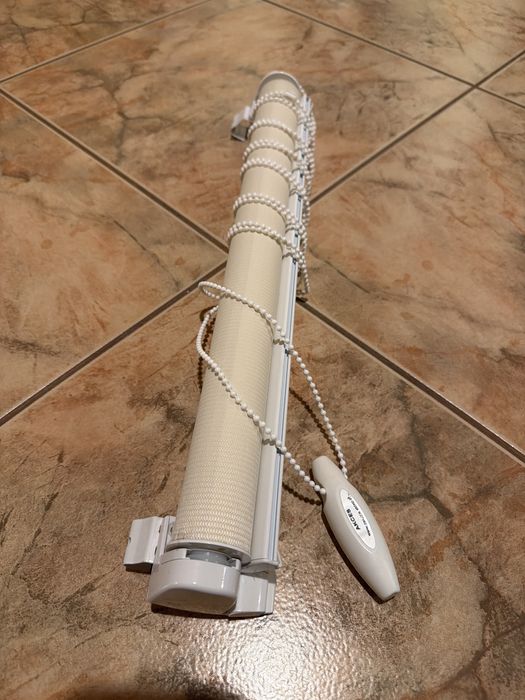Roleta okienna ecri szerokosc materialu  37,5 cm wysokosc 130cm