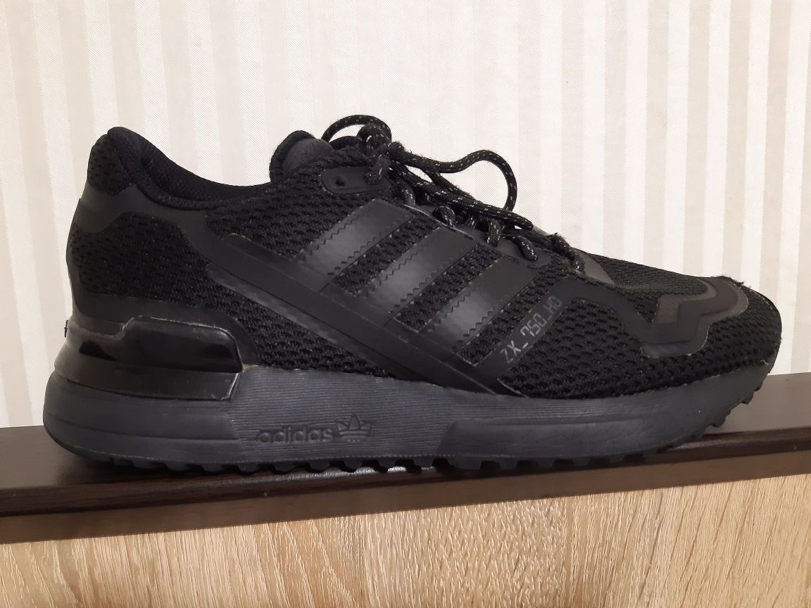 Кроссовки Adidas Zx750 (Оригинал): 900 грн. - Інші кросівки Дніпро на Olx