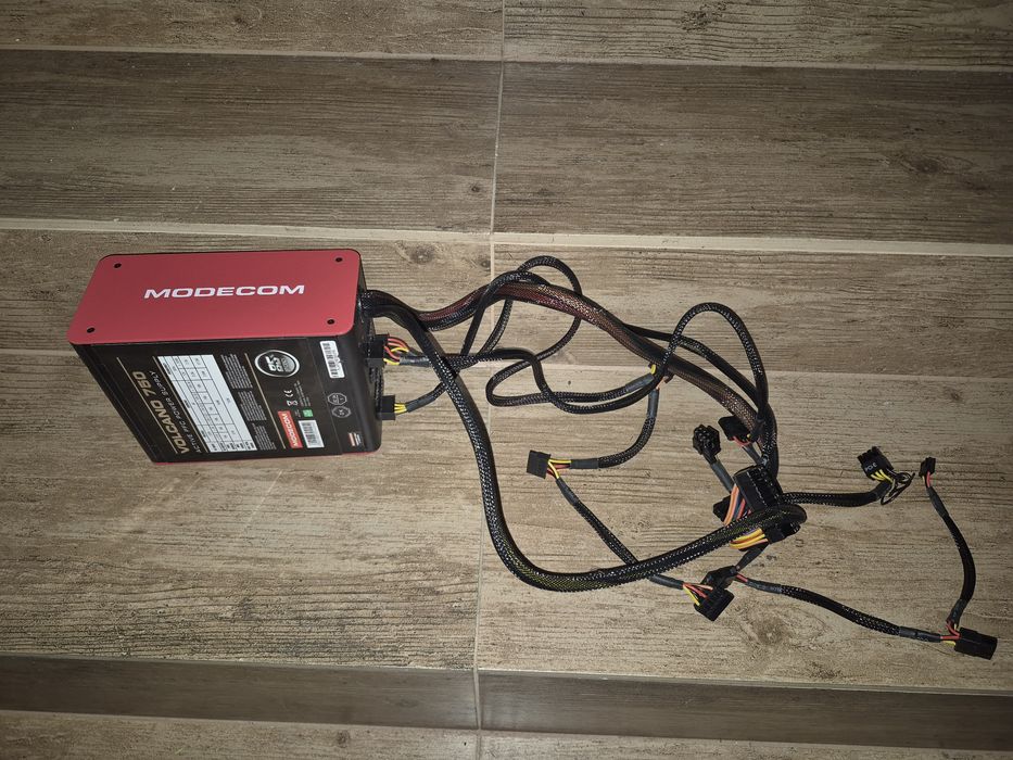 Zasilacz modecom volcano 750w+ okablowanie