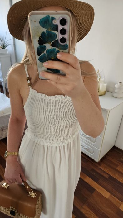 Biała sukienka midi na lato na wakacje z koralikami boho