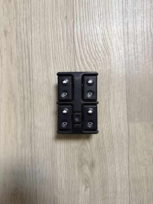 Блок керування склопідйомниками BMW E34/E32