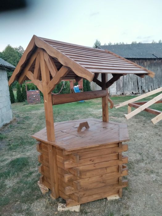 Obudowa drewniana studni