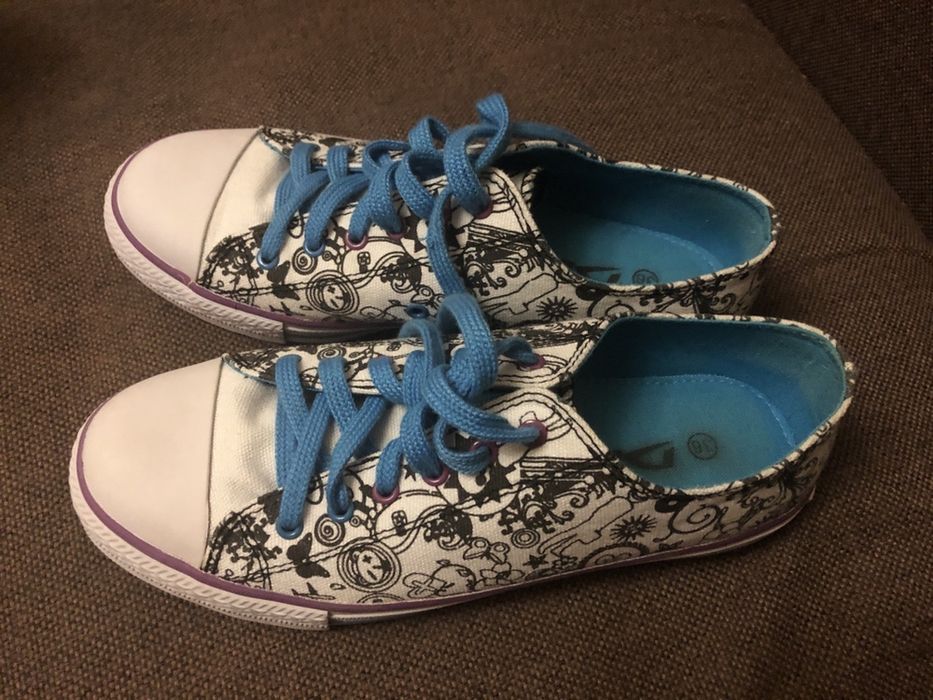 Продам кеды demix