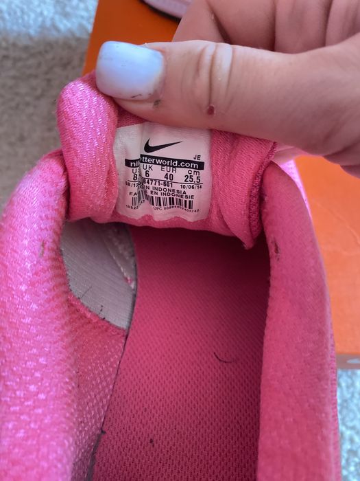 Жіночі фірмові кросівки Nike
