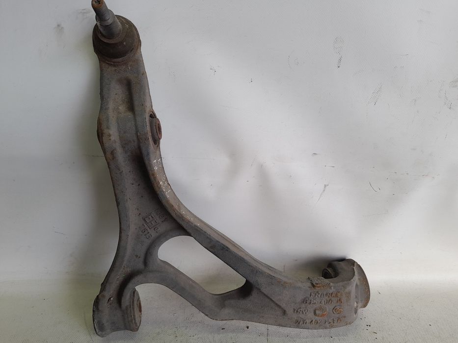 Braço de suspensão frente esquerdo VOLKSWAGEN Touareg (7L)