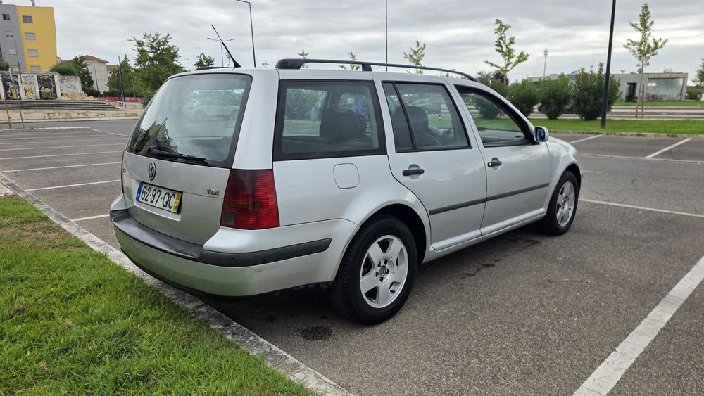 VW Golf Variant 1.9 TDI 90CV - Revisão feita