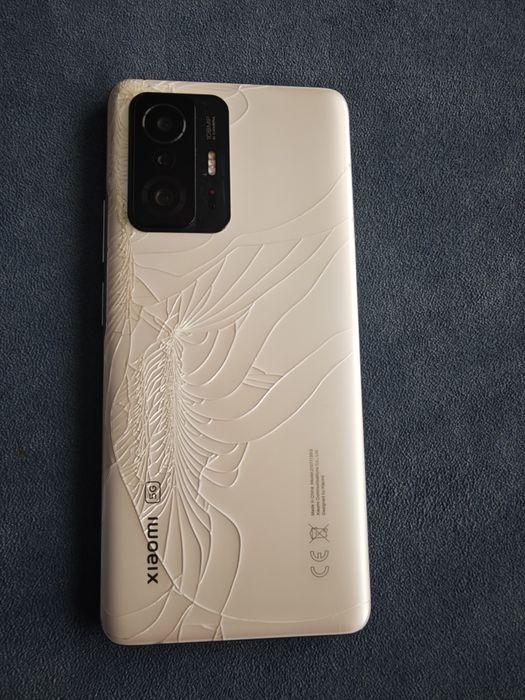 Xiaomi 11 T Pro  8GB RAM.  256 GB