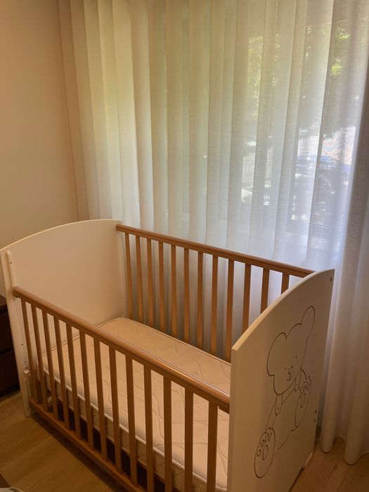 Cama bebé quase nova sem sinais de uso