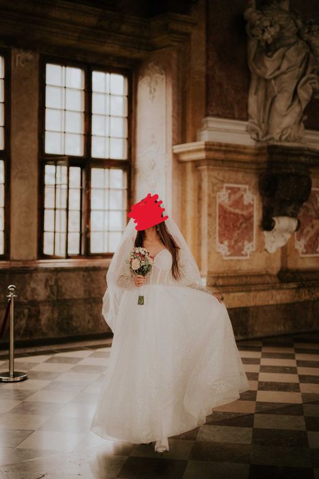 Na sprzedaż wyjątkowa suknia ślubna w stylu glamour,