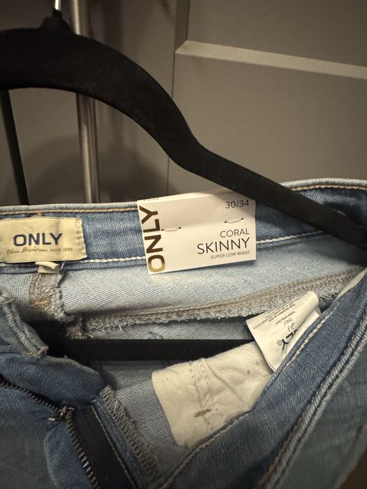 Nowe jeansy niebieskie