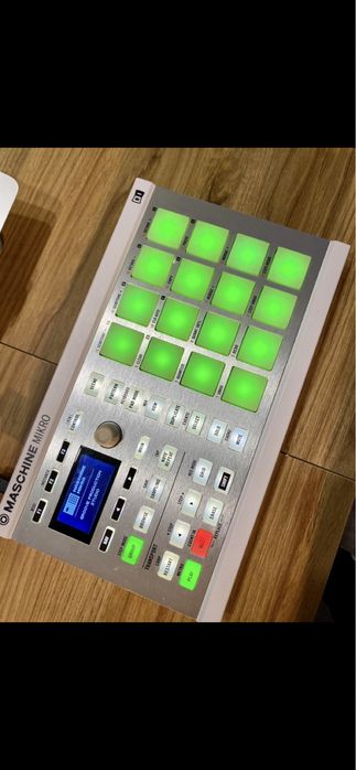 Maschine mk2 WHITE カスタムキットのセット Amazon | Native Instruments グルーヴ制作システム MASCHINE