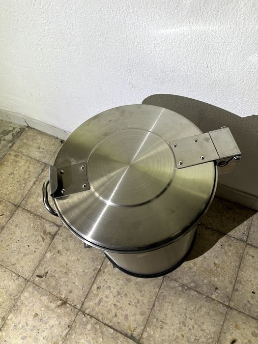 Caixote de lixo em aço/inox