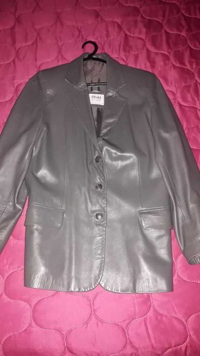 casaco impecável de pele