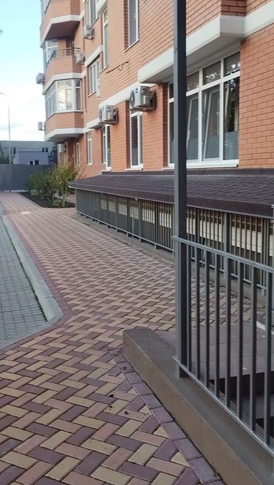 Ликвид!  "Реал Парк" Продам нежилое помещение 90 кв.м. Цоколь с окнами