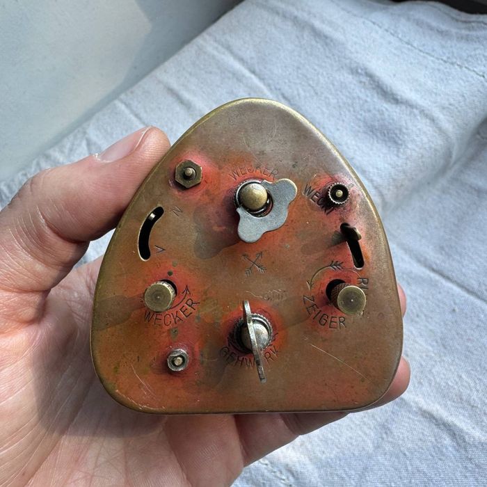 Zegar Budzik podróżny HAU Junghans Art Deco