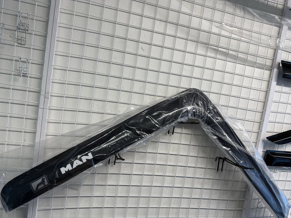 Дефлектори вікон/ Вітровики/ Ветровики на Вантажні машини