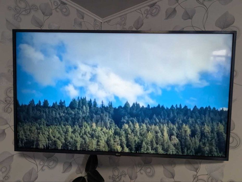 Продам смарт телевизор LG 55