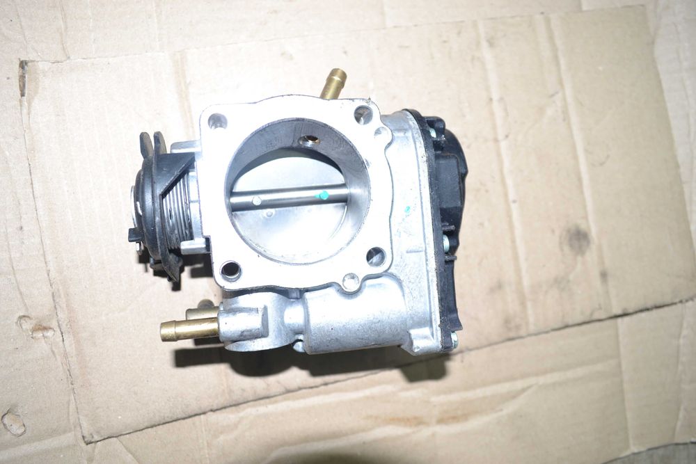 Дросельна заслонка Volkswagen Golf 4 Polo 3 Skoda Octavia 1.6 B
