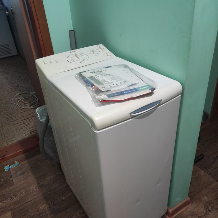 Стиральная машина Whirlpool AWT 2284, 5 кг, 800 об/мин, вертикальная загрузка