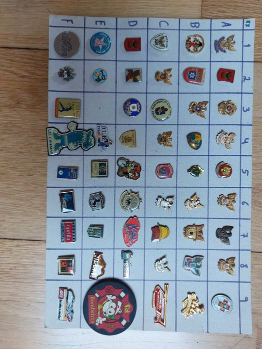 Pins de mola variados e de Bombeiros XX
