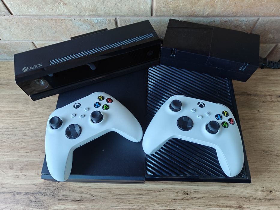 Xbox ONE 1T + Kinect + nowe pady + zestaw gier