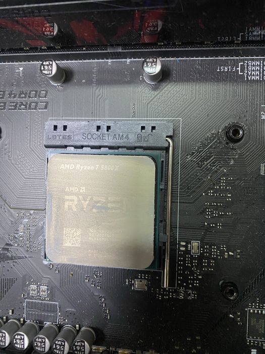 Продам комплект: материнська плата, процесор, оперативна памʼять, SSD