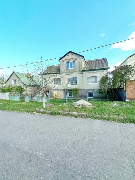 Продам міцний будинок в центрі Соколівки. ТОРГ!!