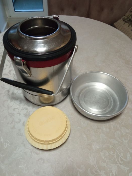 Термос  для їжі .