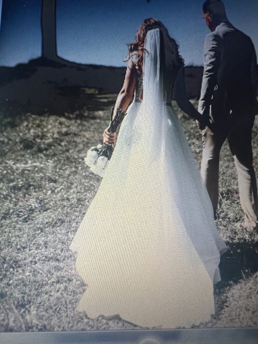 Вишукана весільна сукня