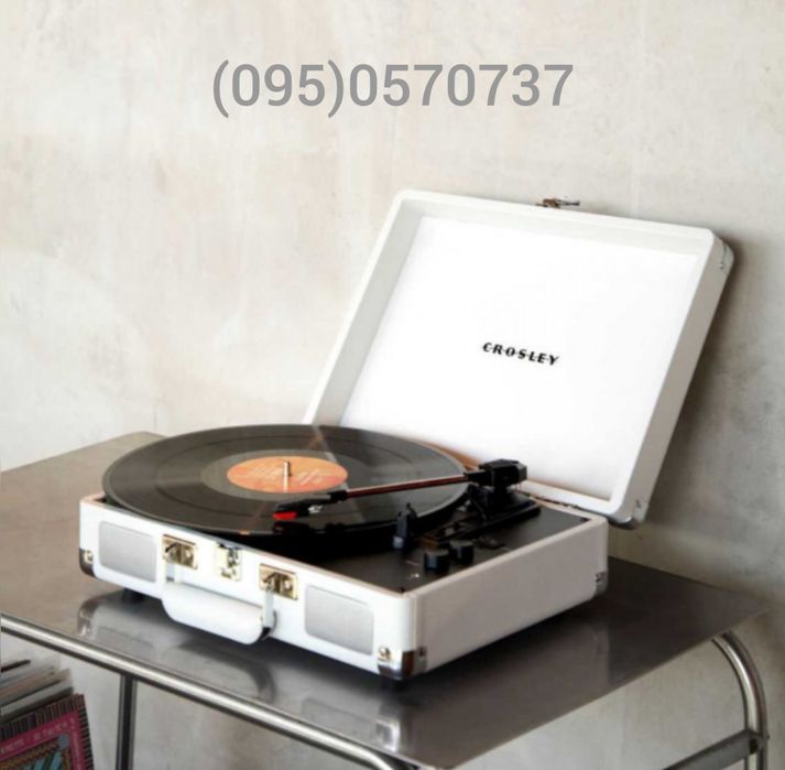 Вініловий програвач Crosley Voyager (USA) с bluetooth