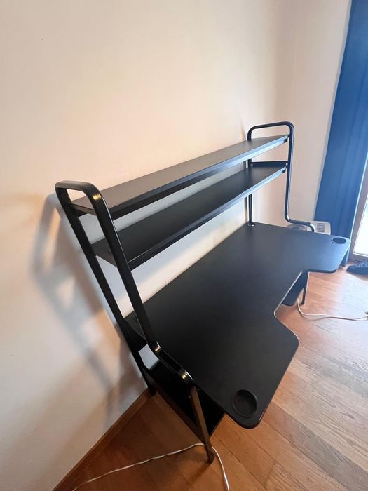 Fredde Desk64740309938435123