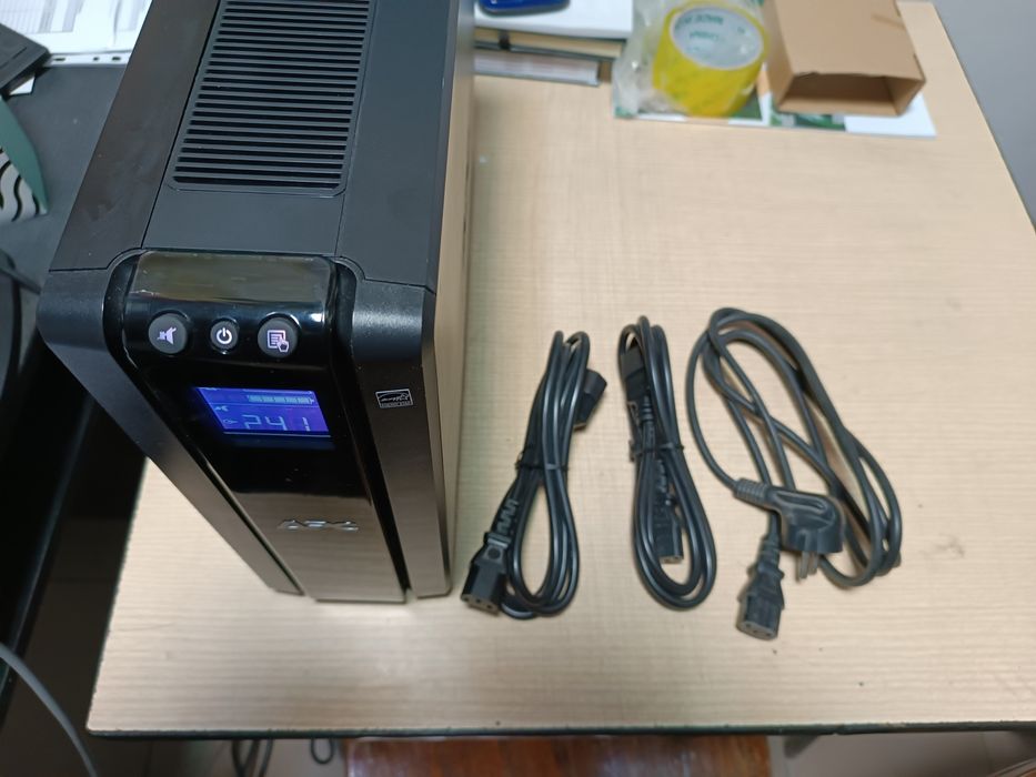 Ups APC PRO 1500 nowe baterie kable w komplecie
