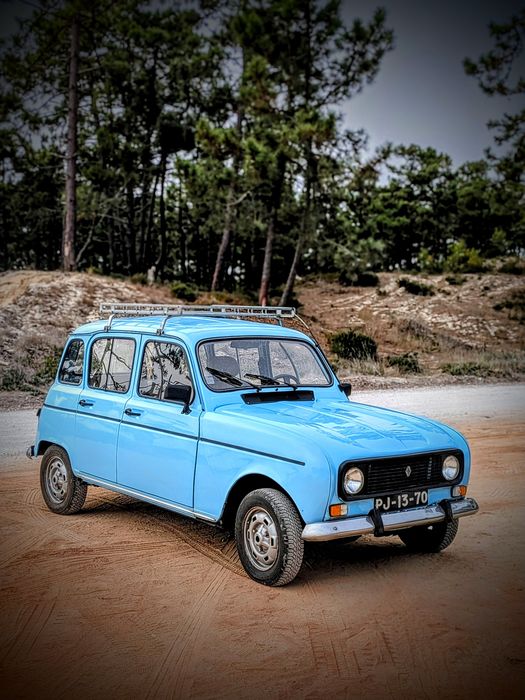 Carro clássico Renault 4L