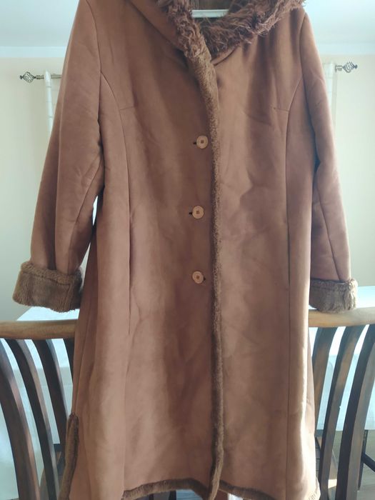 Ciepły kozuch w kolorze brązowym