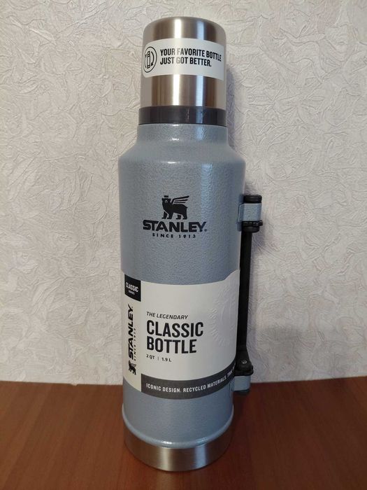 Термос Stanley 1.9 л. Оригінал. Новий. З США.  Утримує тепло  45 годин
