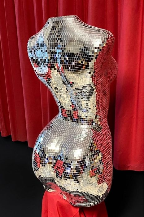 Busto em Espelhos