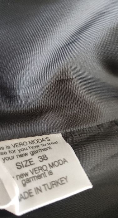 Elegancka sukienka mała czarna m