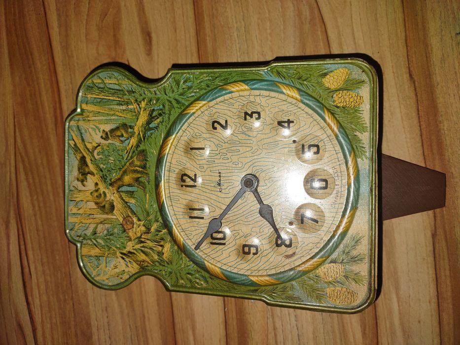 STARY ZEGAR drewniany mechaniczny MAJAK USSR