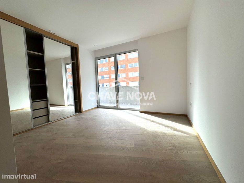 T2 Novo C/2 lugares de garagem no Porto (Bessa)