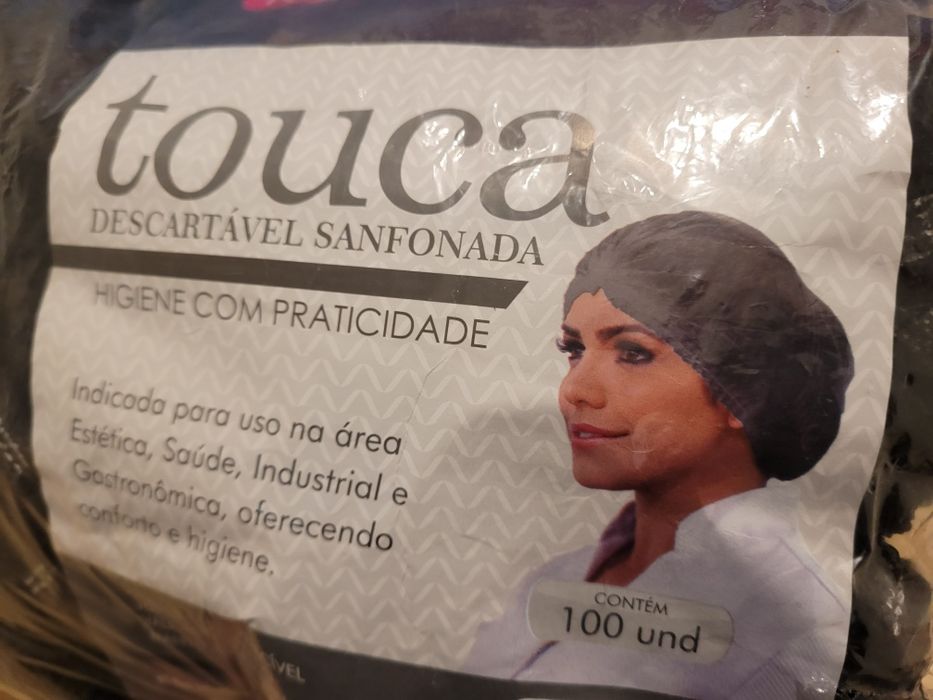 Toucas pretas descartáveis para estética