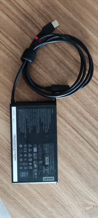Carregador para portátil Lenovo 230W