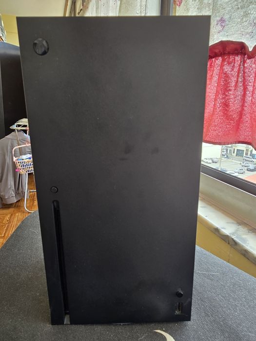 Xbox Series X + 2 comandos + Headphones