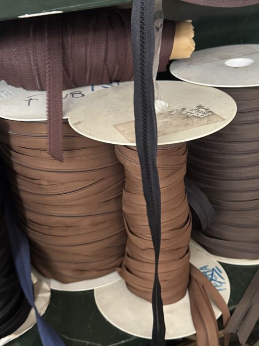 Liquidacao de fechos de correr e fechos metal