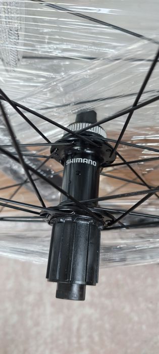 Вилсет шоссейный  Алюминиевые DT Swiss R470 db + втулки Shimano + Vittoria  Zaffiro Pro.