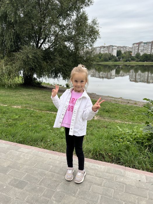 Дитяча куртка джинсова біла Zara 110см