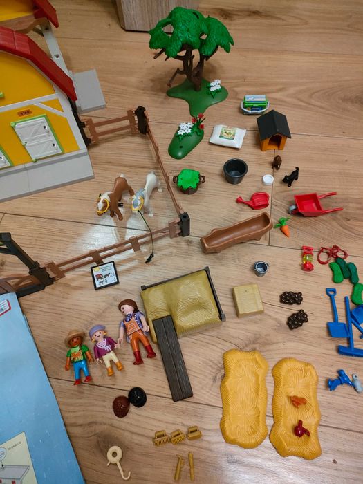 Stadnina koni Playmobil 5222