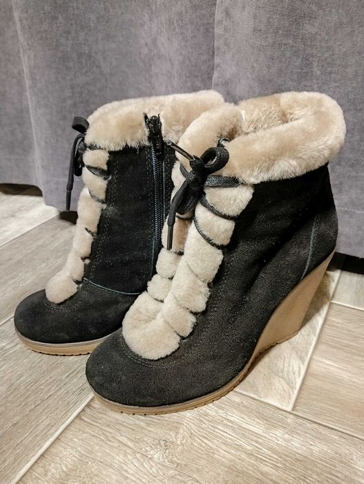 Зимові замшеві ботильйони на танкетці