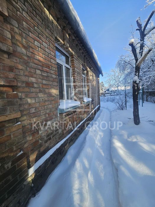 Одноповерховий будинок з ділянкою 9 соток | Гараж та сарай