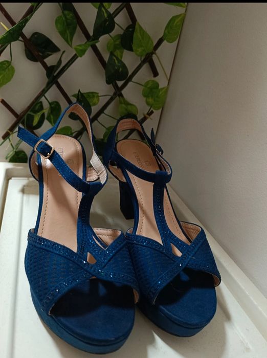Sapatos de salto